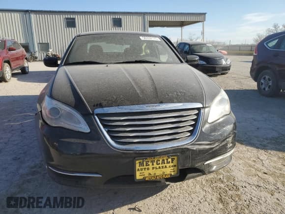 ✅ 2014 Chrysler 200 LX • VIN: 1C3CCBAB5EN167775 • Лот: 50332175. Опубликован ранее на Copart с пробегом 178 543 миль. Бесплатный доступ к архиву аукционных продаж из США и подробный отчёт об истории автомобиля на DreamBid. Изображение 5.