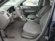 ✅ 2010 Chevrolet Traverse LS • VIN: 1GNLVEED6AJ222052 • Lot: 91653015. Wystawiony na Copart z przebiegiem 152 916 mil. Bezpłatny archiwum sprzedaży aukcyjnych z USA i szczegółowy raport historii pojazdu na DreamBid. Zdjęcie 7.