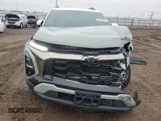 2025 Chevrolet Equinox FWD ACTIV z VIN 3GNAXKEG1SL115785, wystawiony jako Copart lot #43325035 z przebiegiem 4 883 mil mil oraz Szkoda całkowita • Salvage title. Historia ofert i sprzedaży dostępna na DreamBid. Obrazek 5.