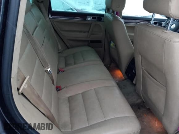 ✅ 2005 Volkswagen Touareg • VIN: WVGZG77L95D073116 • Lot: 67790324. Wystawiony na Copart z przebiegiem 176 473 mil. Bezpłatny archiwum sprzedaży aukcyjnych z USA i szczegółowy raport historii pojazdu na DreamBid. Zdjęcie 10.