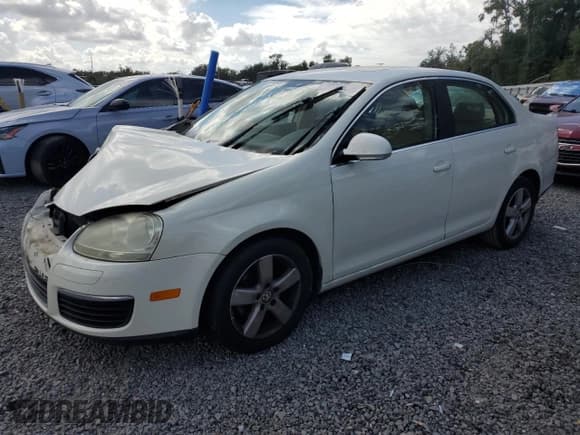 ✅ 2008 Volkswagen Jetta SE • VIN: 3VWRM71KX8M198239 • Lot: 90244935. Wystawiony na Copart z przebiegiem 139 932 mil. Bezpłatny archiwum sprzedaży aukcyjnych z USA i szczegółowy raport historii pojazdu na DreamBid. Zdjęcie 1.