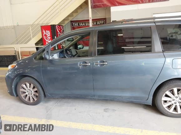 ✅ 2015 Toyota Sienna Limited • VIN: 5TDDK3DCXFS124994 • Лот: 42196493. Опубликован ранее на IAAI с пробегом 60 929 миль. Бесплатный доступ к архиву аукционных продаж из США и подробный отчёт об истории автомобиля на DreamBid. Изображение 14.