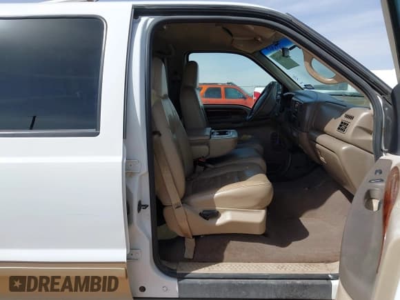 ✅ 2001 Ford F-350 XL • VIN: 1FTSW31S31EC85600 • Lot: 41920428. Listed on IAAI with 177,832 mi. Free auction sales archive from the USA and detailed vehicle history report at DreamBid. Image 5.