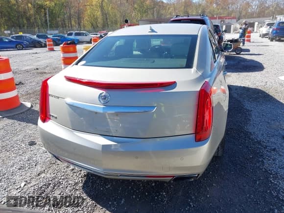 ✅ 2014 Cadillac XTS Luxury • VIN: 2G61M5S38E9159247 • Lot: 43513562. Listed on IAAI with 98,670 mi. Free auction sales archive from the USA and detailed vehicle history report at DreamBid. Image 17.