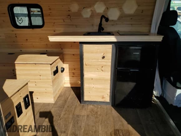 ✅ 2023 Mercedes-Benz Sprinter • VIN: W1Y4NBHY0PT147870 • Лот: 67999405. Опубликован ранее на Copart с пробегом 18 492 миль. Бесплатный доступ к архиву аукционных продаж из США и подробный отчёт об истории автомобиля на DreamBid. Изображение 11.