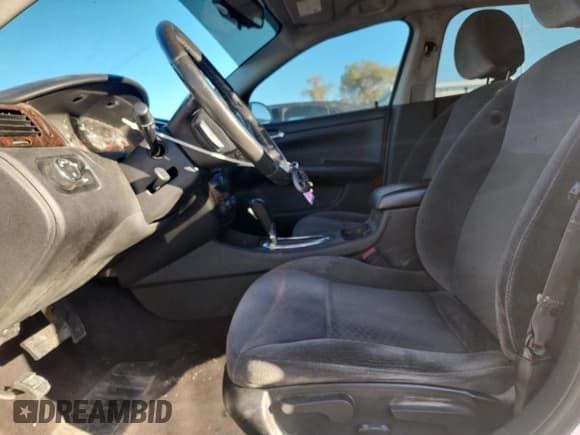 ✅ 2014 Chevrolet Impala LT • VIN: 2G1WB5E34E1109635 • Lot: 91444985. Wystawiony na Copart z przebiegiem 280 790 mil. Bezpłatny archiwum sprzedaży aukcyjnych z USA i szczegółowy raport historii pojazdu na DreamBid. Zdjęcie 7.