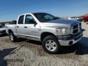✅ 2007 Dodge 1500 SLT • VIN: 1D7HU18237S177715 • Лот: 73249824. Опубликован ранее на Copart с пробегом 252 784 миль. Бесплатный доступ к архиву аукционных продаж из США и подробный отчёт об истории автомобиля на DreamBid. Изображение 4.