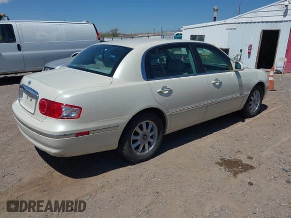 ✅ 2004 Kia Amanti • VIN: KNALD124X45023346 • Lot: 43012500. Wystawiony na IAAI z przebiegiem 98 435 mil. Bezpłatny archiwum sprzedaży aukcyjnych z USA i szczegółowy raport historii pojazdu na DreamBid. Zdjęcie 4.