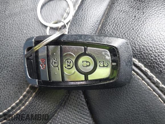 ✅ 2021 Ford Explorer ST • VIN: 1FM5K8GCXMGA95156 • Lot: 42270116. Wystawiony na IAAI z przebiegiem 74 823 mil. Bezpłatny archiwum sprzedaży aukcyjnych z USA i szczegółowy raport historii pojazdu na DreamBid. Zdjęcie 11.