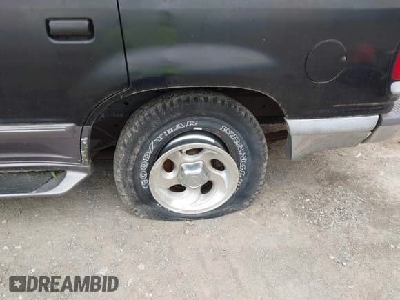 ✅ 1996 Ford Explorer XL • VIN: 1FMDU34X7TZB67613 • Lot: 42513644. Listed on IAAI with 169,502 mi. Free auction sales archive from the USA and detailed vehicle history report at DreamBid. Image 6.