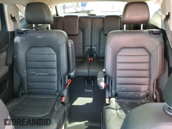 ✅ 2021 Volkswagen Atlas SEL Premium • VIN: 1V2TR2CA1MC545520 • Lot: 68675595. Listed on Copart with 30,261 mi. Free auction sales archive from the USA and detailed vehicle history report at DreamBid. Image 10.