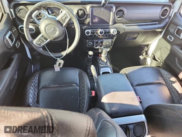 ✅ 2022 Jeep Wrangler Unlimited Sahara • VIN: 1C4HJXEN2NW240393 • Lot: 86447975. Wystawiony na Copart z przebiegiem Nie podano. Bezpłatny archiwum sprzedaży aukcyjnych z USA i szczegółowy raport historii pojazdu na DreamBid. Zdjęcie 8.