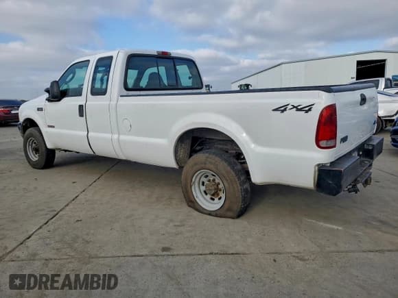 ✅ 2004 Ford F-250 XL • VIN: 1FTNX21P34EB23339 • Lot: 92310025. Listed on Copart with 240,090 mi. Free auction sales archive from the USA and detailed vehicle history report at DreamBid. Image 2.