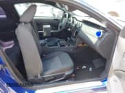 ✅ 2005 Ford Mustang Deluxe • VIN: 1ZVFT80N355125223 • Lot: 43054913. Wystawiony na IAAI z przebiegiem 97 966 mil. Bezpłatny archiwum sprzedaży aukcyjnych z USA i szczegółowy raport historii pojazdu na DreamBid. Zdjęcie 5.