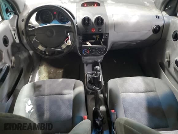 ✅ 2005 Chevrolet Aveo LS • VIN: KL1TD62615B353355 • Lot: 88861405. Wystawiony na Copart z przebiegiem 48 514 mil. Bezpłatny archiwum sprzedaży aukcyjnych z USA i szczegółowy raport historii pojazdu na DreamBid. Zdjęcie 8.