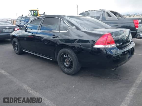 2012 Chevrolet Impala Police Police z VIN 2G1WD5E30C1149797, wystawiony jako IAAI lot #41936522 z przebiegiem 171 487 mil mil oraz . Historia ofert i sprzedaży dostępna na DreamBid. Obrazek 3.