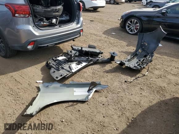 2018 Mitsubishi Outlander ES z VIN JA4AZ3A3XJZ023782, wystawiony jako Copart lot #84819265 z przebiegiem 64 823 mil mil oraz Szkoda całkowita • Salvage title. Historia ofert i sprzedaży dostępna na DreamBid. Obrazek 12.