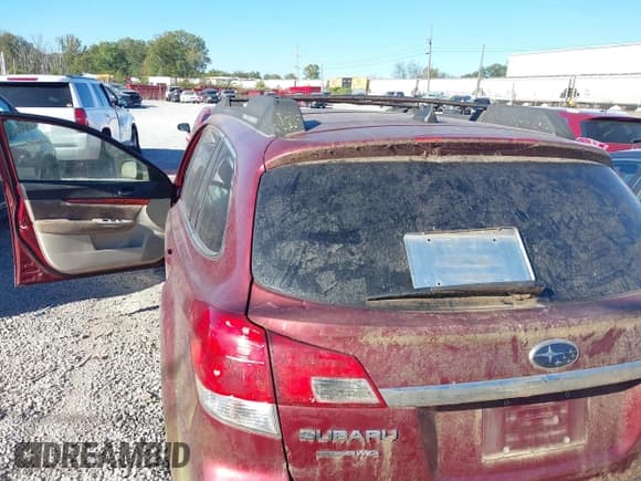 ✅ 2011 Subaru Outback Limited Power Moon • VIN: 4S4BRBLC3B3337565 • Lot: 43470126. Wystawiony na IAAI z przebiegiem 180 851 mil. Bezpłatny archiwum sprzedaży aukcyjnych z USA i szczegółowy raport historii pojazdu na DreamBid. Zdjęcie 6.