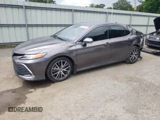 2022 Toyota Camry XLE с VIN 4T1F11AKXNU014979, выставлен на аукционе Copart как лот 56187185 с пробегом 78 447 миль миль и Списание • Salvage title. История ставок и продаж доступна на DreamBid. Изображение 1.