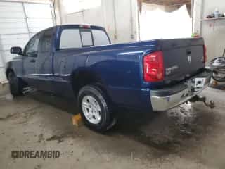 2006 Dodge Dakota SLT z VIN 1D7HE42N36S513461, wystawiony jako Copart lot #70418224 z przebiegiem 76 803 mil mil oraz Szkoda całkowita • Salvage title. Historia ofert i sprzedaży dostępna na DreamBid. Obrazek 2.
