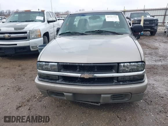 ✅ 2000 Chevrolet S-10 LS • VIN: 1GCCS14W2Y8168652 • Лот: 41515733. Опубликован ранее на IAAI с пробегом 263 672 миль. Бесплатный доступ к архиву аукционных продаж из США и подробный отчёт об истории автомобиля на DreamBid. Изображение 13.