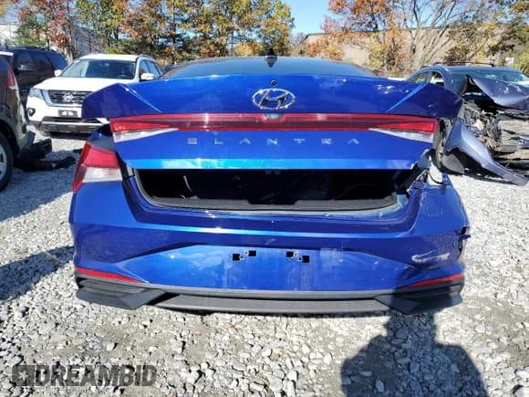 ✅ 2022 Hyundai Elantra SEL • VIN: KMHLM4AG8NU307142 • Lot: 90085465. Listed on Copart with 51,292 mi. Free auction sales archive from the USA and detailed vehicle history report at DreamBid. Image 6.