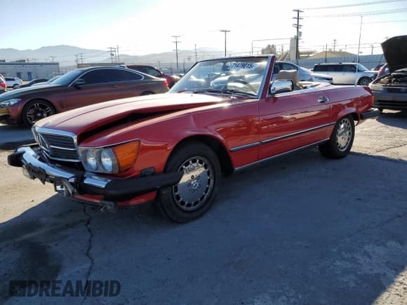 ✅ 1986 Mercedes-Benz 560 SL • VIN: WDBBA48D8GA042410 • Lot: 71479015. Listed on Copart with 146,949 mi. Free auction sales archive from the USA and detailed vehicle history report at DreamBid. Image 1.