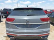 ✅ 2021 Volkswagen Atlas SE • VIN: 1V2JC2CA2MC202157 • Lot: 42362571. Wystawiony na IAAI z przebiegiem 55 701 mil. Bezpłatny archiwum sprzedaży aukcyjnych z USA i szczegółowy raport historii pojazdu na DreamBid. Zdjęcie 16.