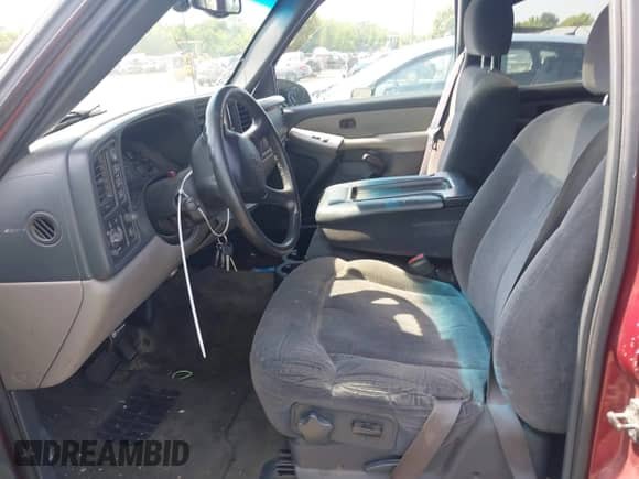 2001 Chevrolet Tahoe LT z VIN 1GNEK13T21J295102, wystawiony jako IAAI lot #42568135 z przebiegiem 286 769 mil mil oraz . Historia ofert i sprzedaży dostępna na DreamBid. Obrazek 5.