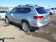 ✅ 2021 Volkswagen Atlas SE • VIN: 1V2KR2CA9MC516634 • Лот: 43514606. Опубликован ранее на IAAI с пробегом 122 711 миль. Бесплатный доступ к архиву аукционных продаж из США и подробный отчёт об истории автомобиля на DreamBid. Изображение 3.