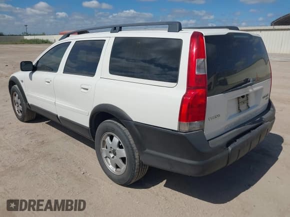 ✅ 2002 Volvo V70 • VIN: YV1SZ58D221081271 • Lot: 43265657. Listed on IAAI with 173,455 mi. Free auction sales archive from the USA and detailed vehicle history report at DreamBid. Image 3.