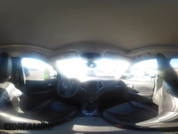 ✅ 2019 Jeep Cherokee Altitude • VIN: 1C4PJMLXXKD437947 • Lot: 43739628. Wystawiony na IAAI z przebiegiem 125 361 mil. Bezpłatny archiwum sprzedaży aukcyjnych z USA i szczegółowy raport historii pojazdu na DreamBid. Zdjęcie 19.