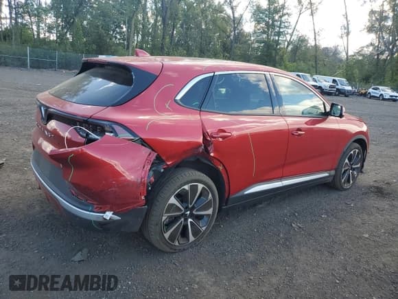 ✅ 2024 VinFast VF 8 Plus • VIN: RLLV1AFA1RH008671 • Lot: 70123455. Wystawiony na Copart z przebiegiem 2 852 mil. Bezpłatny archiwum sprzedaży aukcyjnych z USA i szczegółowy raport historii pojazdu na DreamBid. Zdjęcie 3.