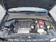 ✅ 2021 Jeep Renegade Latitude • VIN: ZACNJDBB9MPM93991 • Lot: 43704489. Wystawiony na IAAI z przebiegiem 49 650 mil. Bezpłatny archiwum sprzedaży aukcyjnych z USA i szczegółowy raport historii pojazdu na DreamBid. Zdjęcie 10.