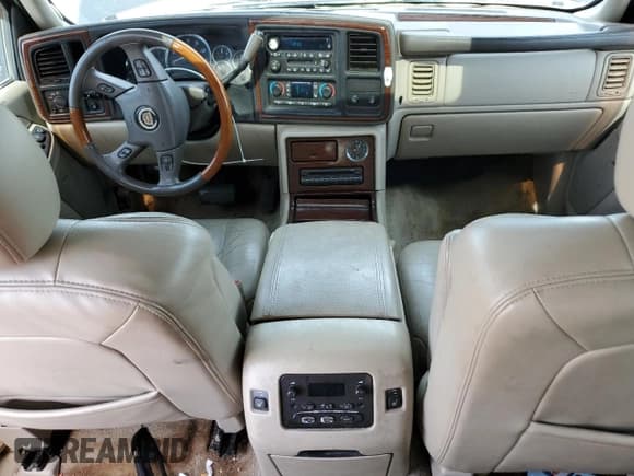 ✅ 2004 Cadillac Escalade • VIN: 1GYEK63N44R104349 • Lot: 57722345. Listed on Copart with 218,273 mi. Free auction sales archive from the USA and detailed vehicle history report at DreamBid. Image 8.