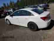 2015 Chevrolet Cruze LS z VIN 1G1PA5SG8F7290645, wystawiony jako Copart lot #83963235 z przebiegiem 110 216 mil mil oraz Szkoda całkowita • Salvage title. Historia ofert i sprzedaży dostępna na DreamBid. Obrazek 2.
