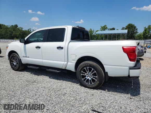 ✅ 2022 Nissan Titan S • VIN: 1N6AA1EC1NN107530 • Lot: 64190975. Wystawiony na Copart z przebiegiem 44 873 mil. Bezpłatny archiwum sprzedaży aukcyjnych z USA i szczegółowy raport historii pojazdu na DreamBid. Zdjęcie 2.