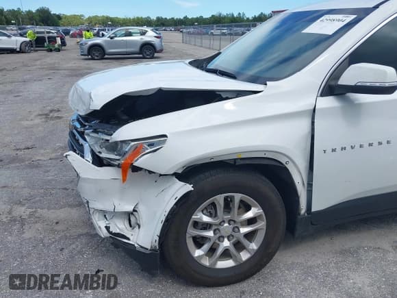 ✅ 2021 Chevrolet Traverse LT Cloth • VIN: 1GNERGKW0MJ126548 • Lot: 42998904. Wystawiony na IAAI z przebiegiem 66 776 mil. Bezpłatny archiwum sprzedaży aukcyjnych z USA i szczegółowy raport historii pojazdu na DreamBid. Zdjęcie 20.