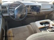 ✅ 2002 Ford F-350 XL • VIN: 1FTWX33F12EB01125 • Лот: 84022504. Опубликован ранее на Copart с пробегом 186 557 миль. Бесплатный доступ к архиву аукционных продаж из США и подробный отчёт об истории автомобиля на DreamBid. Изображение 8.