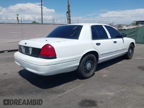 ✅ 2008 Ford Police Interceptor • VIN: 2FAFP71V58X173251 • Lot: 42785750. Listed on IAAI with Not provided. Free auction sales archive from the USA and detailed vehicle history report at DreamBid. Image 6.