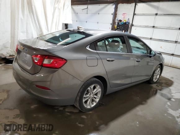 ✅ 2019 Chevrolet Cruze LT • VIN: 1G1BE5SM5K7104946 • Лот: 69846622. Опубликован ранее на Copart с пробегом 31 964 миль. Бесплатный доступ к архиву аукционных продаж из США и подробный отчёт об истории автомобиля на DreamBid. Изображение 3.