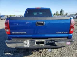 2003 Chevrolet Silverado 2500HD LS z VIN 1GCHK23123F187160, wystawiony jako Copart lot #80852705 z przebiegiem Nie podano mil oraz Szkoda całkowita • Salvage title. Historia ofert i sprzedaży dostępna na DreamBid. Obrazek 6.