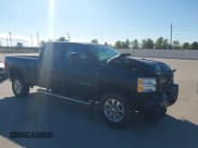 ✅ 2014 Chevrolet Silverado 2500HD High Country • VIN: 1GC1KXEG7EF172401 • Lot: 43634524. Wystawiony na IAAI z przebiegiem 171 448 mil. Bezpłatny archiwum sprzedaży aukcyjnych z USA i szczegółowy raport historii pojazdu na DreamBid. Zdjęcie 1.