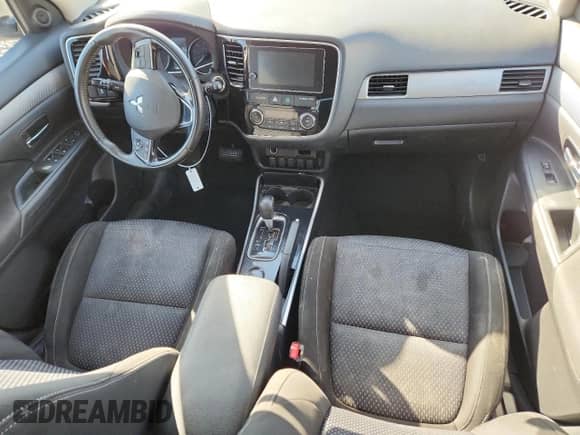 2018 Mitsubishi Outlander SE with VIN JA4AD3A32JZ061134, listed as a Copart auction lot 85913675 with 136,011 mi miles and Salvage title. Bid and sale history available at DreamBid. Image 8.