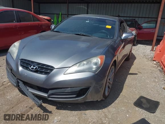 ✅ 2010 Hyundai Genesis Coupe Track • VIN: KMHHU6KHXAU004110 • Lot: 42754734. Wystawiony na IAAI z przebiegiem 176 668 mil. Bezpłatny archiwum sprzedaży aukcyjnych z USA i szczegółowy raport historii pojazdu na DreamBid. Zdjęcie 16.