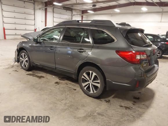 ✅ 2018 Subaru Outback Limited • VIN: 4S4BSANC3J3337544 • Lot: 43668622. Listed on IAAI with 104,344 mi. Free auction sales archive from the USA and detailed vehicle history report at DreamBid. Image 3.