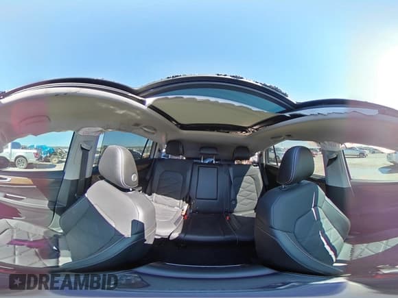 ✅ 2024 Volkswagen Atlas SE • VIN: 1V2JR2CA4RC552640 • Lot: 48575215. Listed on Copart with 9,365 mi. Free auction sales archive from the USA and detailed vehicle history report at DreamBid. Image 14.