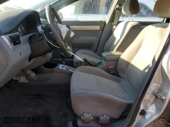 ✅ 2008 Suzuki Forenza • VIN: KL5JD56Z48K838985 • Lot: 84002335. Wystawiony na Copart z przebiegiem 66 503 mil. Bezpłatny archiwum sprzedaży aukcyjnych z USA i szczegółowy raport historii pojazdu na DreamBid. Zdjęcie 7.