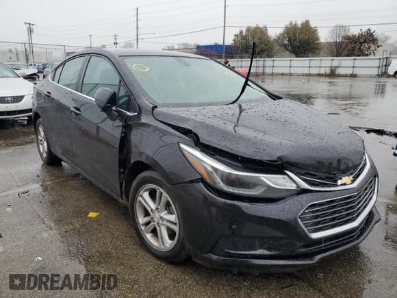 ✅ 2018 Chevrolet Cruze LT • VIN: 1G1BE5SM0J7109972 • Lot: 67357952. Listed on Copart with 62,245 mi. Free auction sales archive from the USA and detailed vehicle history report at DreamBid. Image 1.