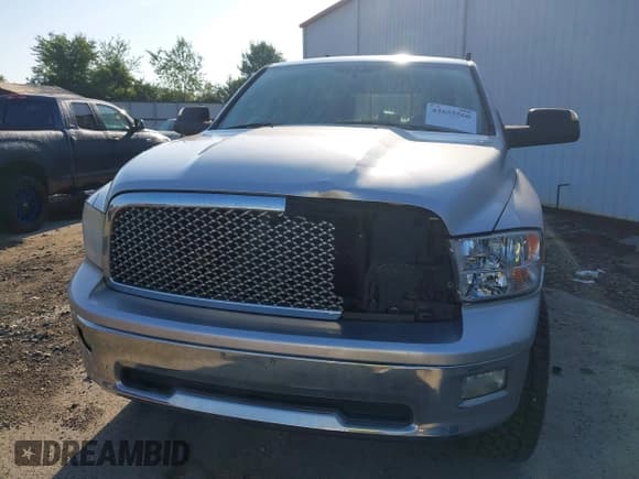 ✅ 2009 Dodge 1500 Laramie • VIN: 1D3HB13TX9S765945 • Lot: 42655560. Wystawiony na IAAI z przebiegiem 311 304 mil. Bezpłatny archiwum sprzedaży aukcyjnych z USA i szczegółowy raport historii pojazdu na DreamBid. Zdjęcie 6.